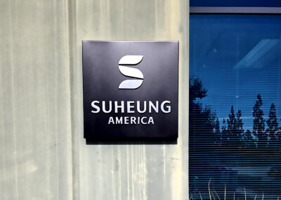 Custom-Logo-Signs-Suheung-Image1
