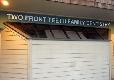 Two-Front-Teeth-pic2