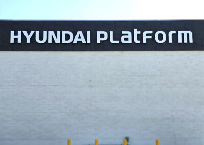 Building - Signs - Hyundai Platform - Image1