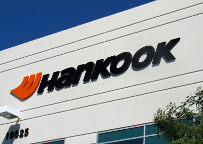Hankook-Tires-Exterior-Wall-Sign-pic1