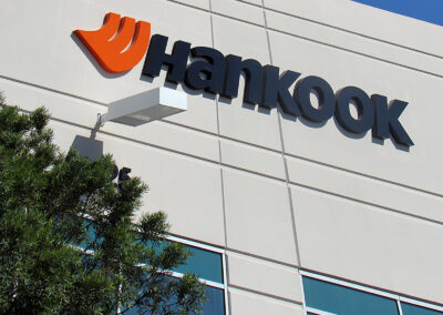 Hankook-Tires-Exterior-Wall-Sign-pic3