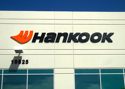 Hankook-Tires-Exterior-Wall-Sign-pic5