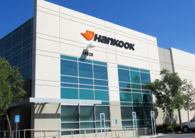 Hankook-Tires-Exterior-Wall-Sign-pic6